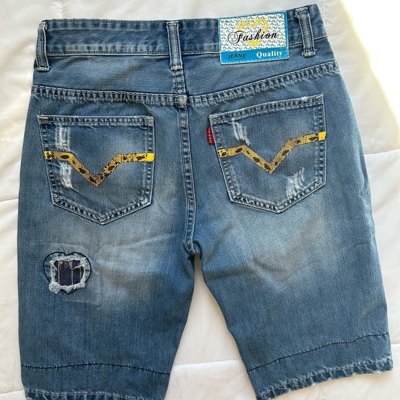 Jean Shorts Size 30 - Picture 4 of 6